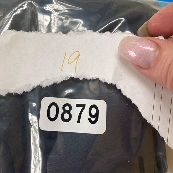 Fabletics Infinity Vinyasa Scarf Grey & Green O/S - Picture 5 of 9